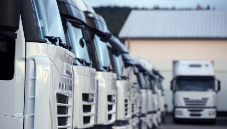 Frota Karol Transportes - caminhões e operação de transporte